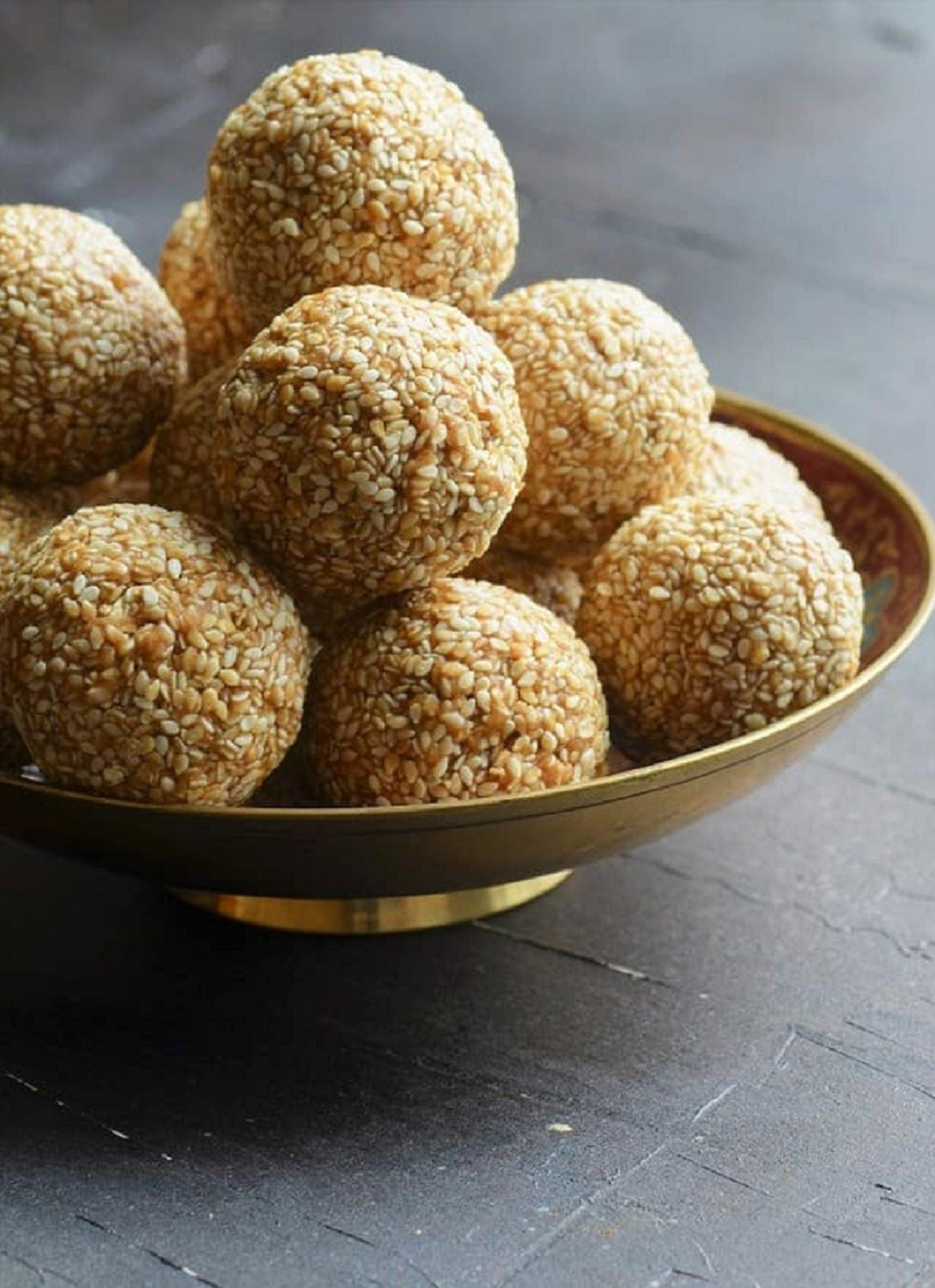 Charliee Sesame Seed Sweet Balls / Til Laddu | 200g - Crunchy Sweet & Chewy Sesame Jaggery Treats, Traditional Winter Energy Snack | South Africa | India Bazaar