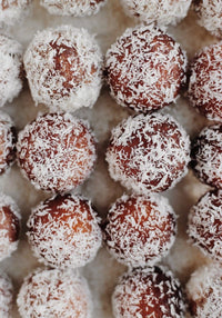 Kemchho Milk Dumpling Dessert (Gulab Jamun) | 1kg - Soft, Juicy & Sweet Syrup Soaked Treat | Ready-to-Eat Dessert | South Africa | India Bazaar